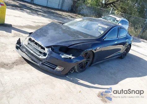 2014 Tesla Model S P85 z USA, uszkodzony, nr VIN 5YJSA1H15EFP43884